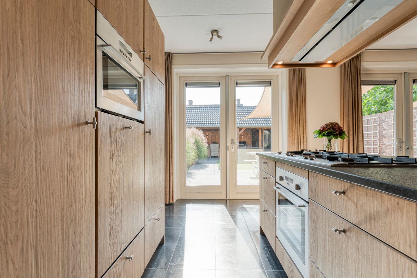 Foto 25 van Van Voorststraat 3