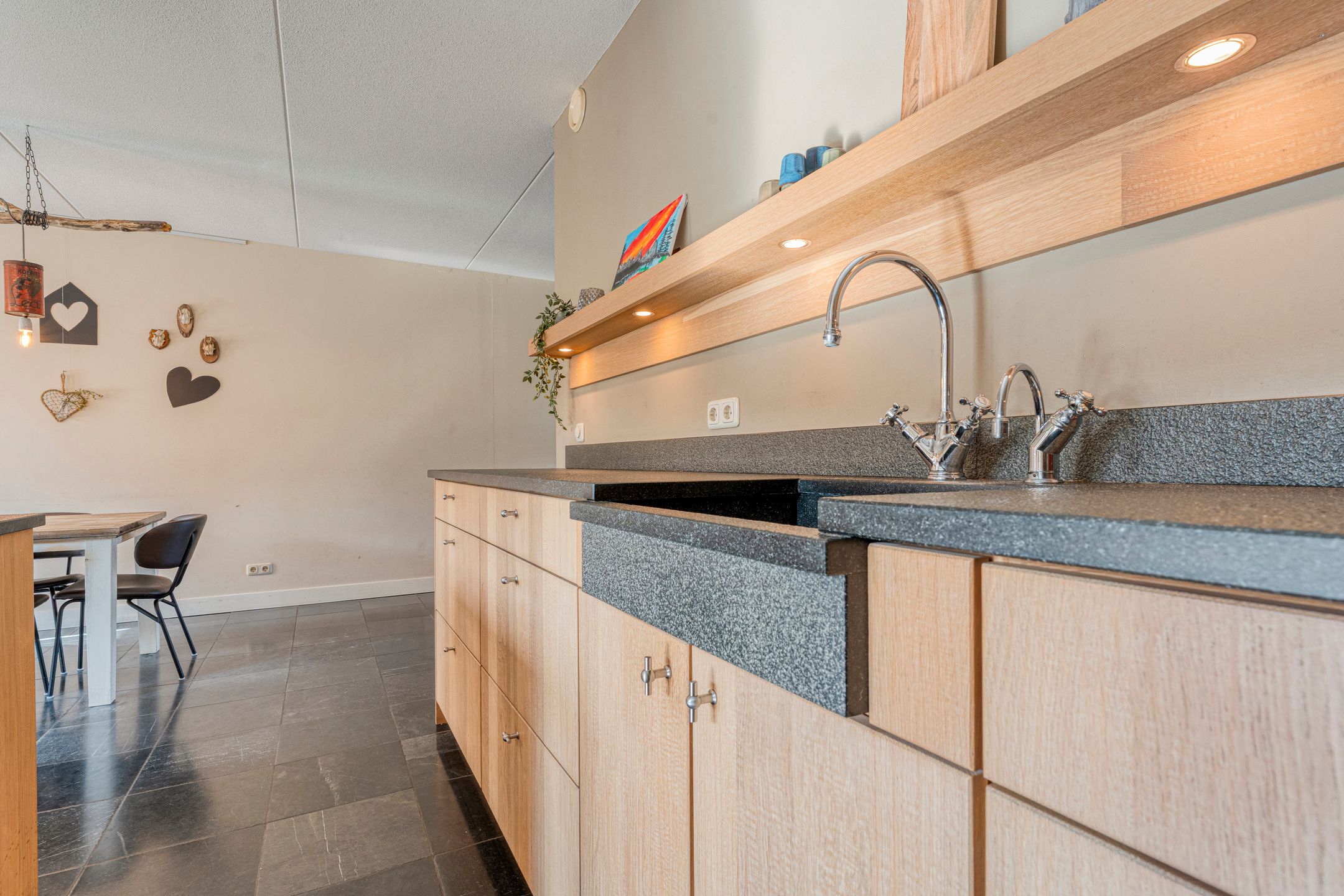 Foto 27 van Van Voorststraat 3