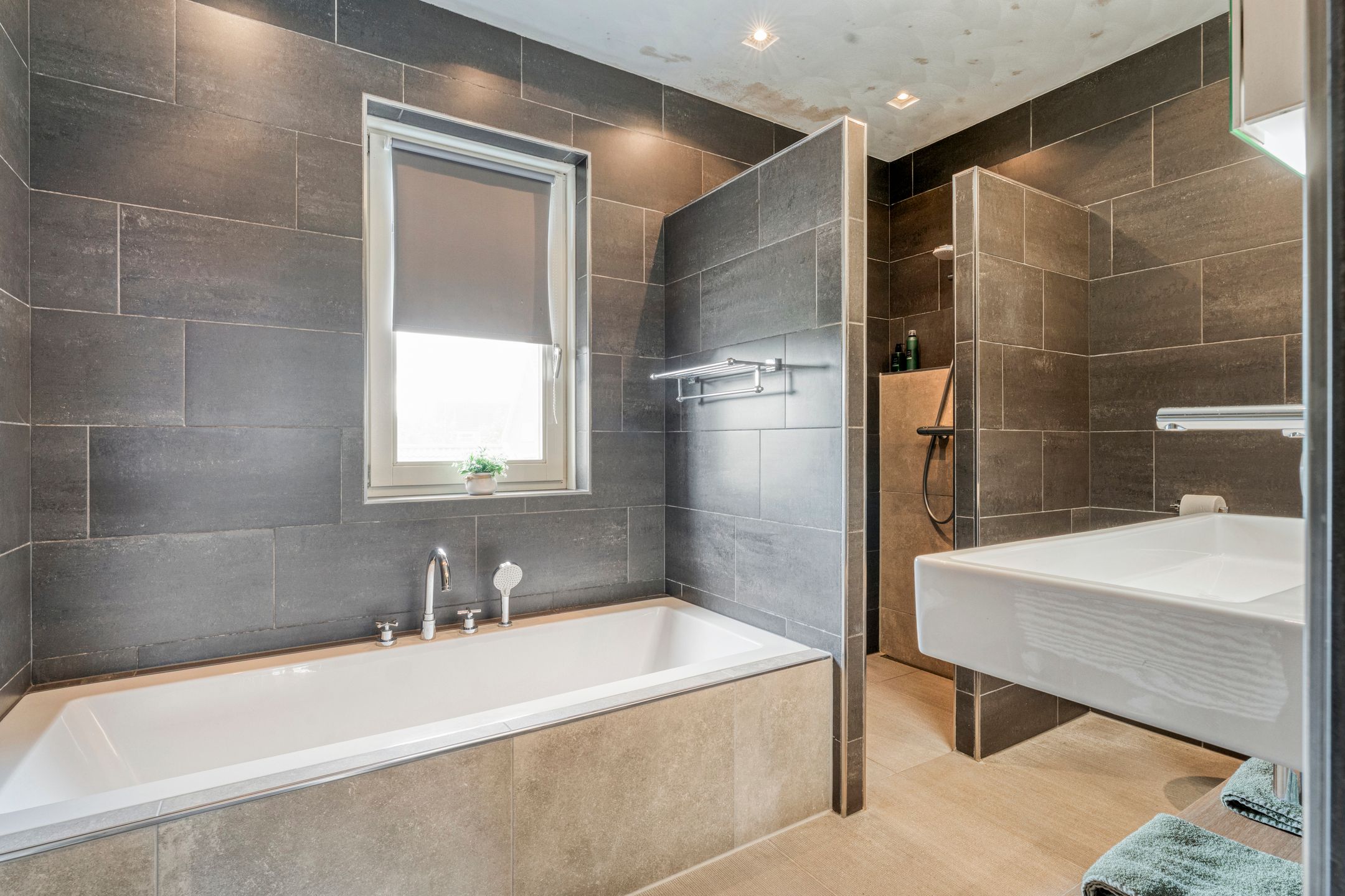 Foto 42 van Van Voorststraat 3