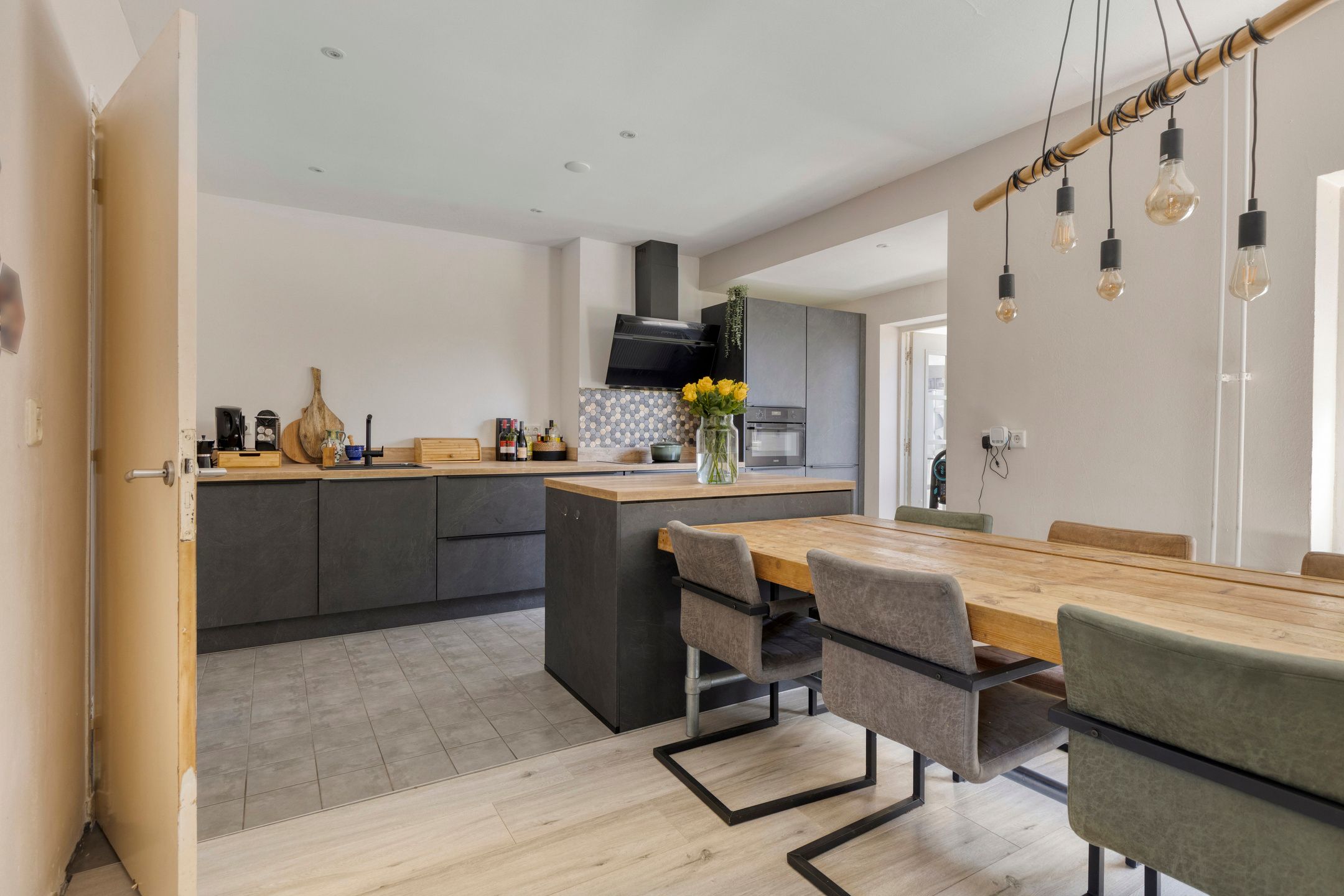 Foto 9 van Hussenbergstraat 24