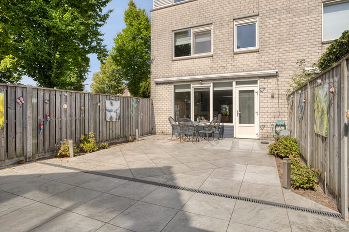 Foto 6 van Mies van der Rohestraat 2