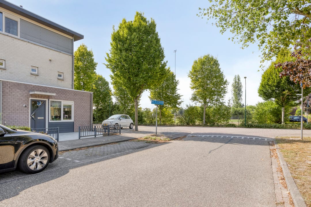 Foto 11 van Mies van der Rohestraat 2