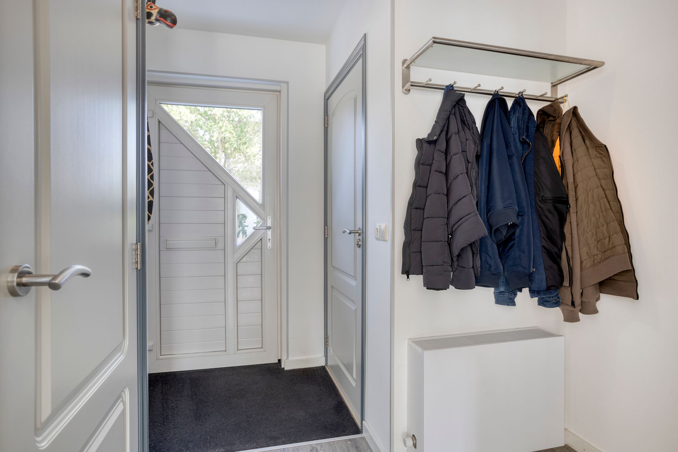 Foto 12 van Mies van der Rohestraat 2