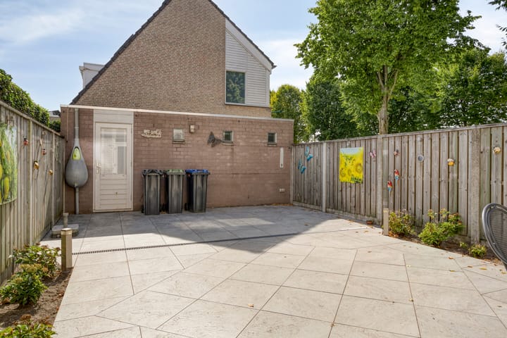 Foto 28 van Mies van der Rohestraat 2