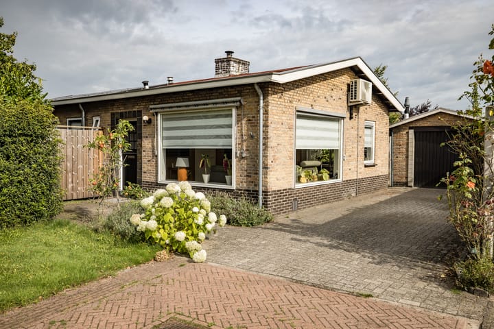 Foto 1 van J. Evertsenstraat 38