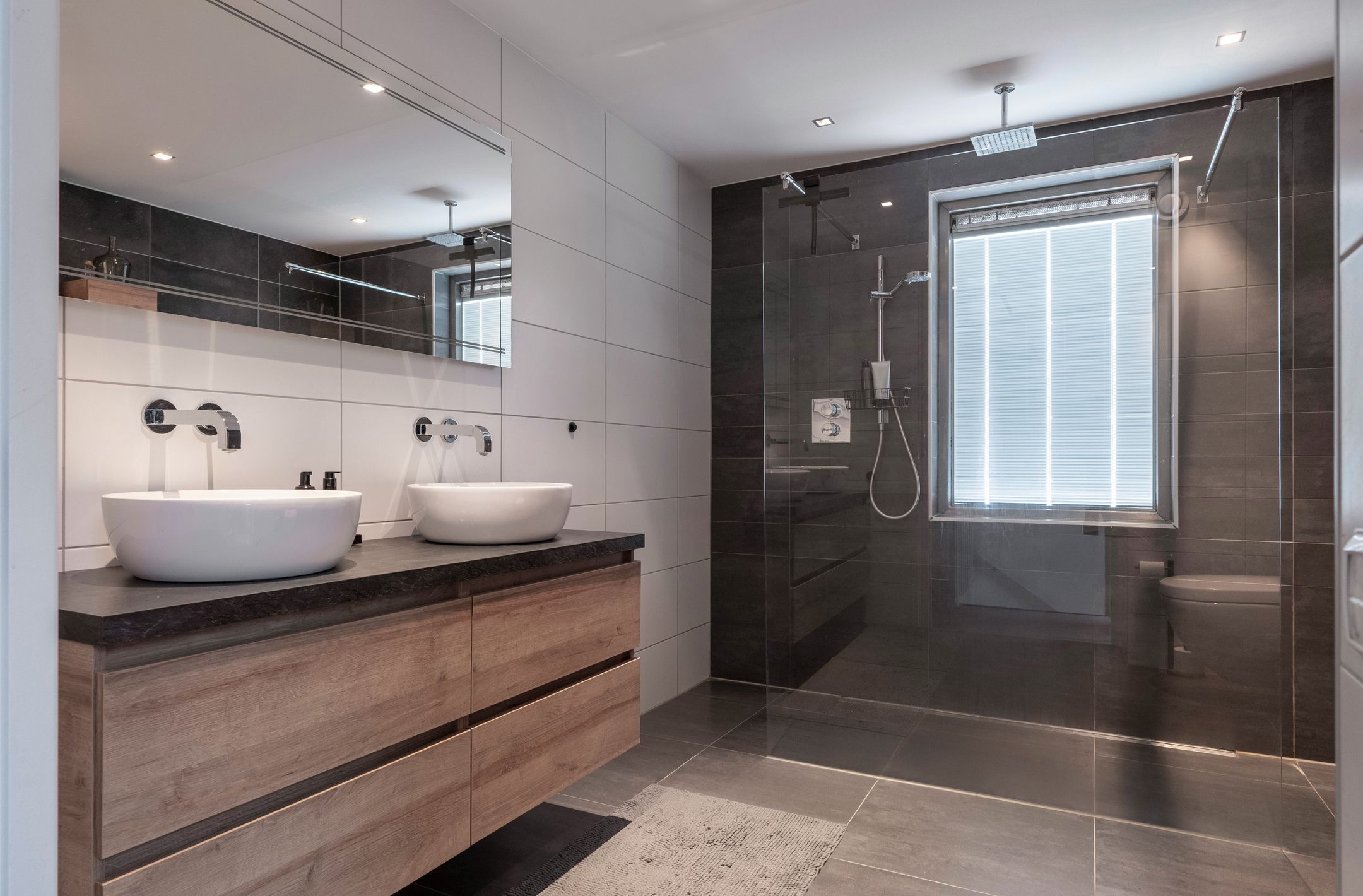 Foto 21 van Witrugspecht 18