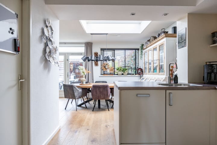 Photo 21 of Merel 15