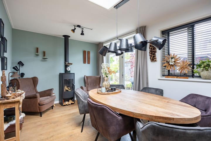 Photo 22 of Merel 15