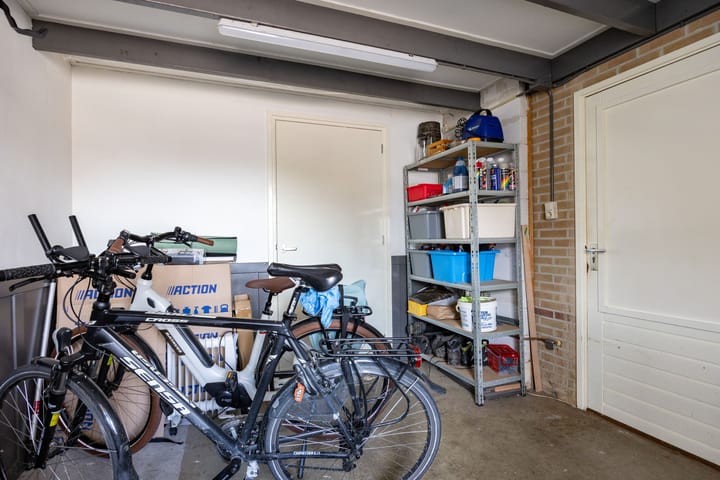 Photo 29 of Merel 15