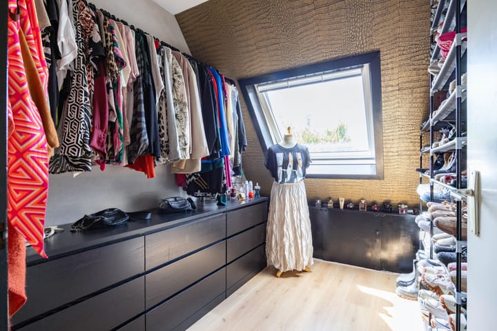 Photo 40 of Merel 15