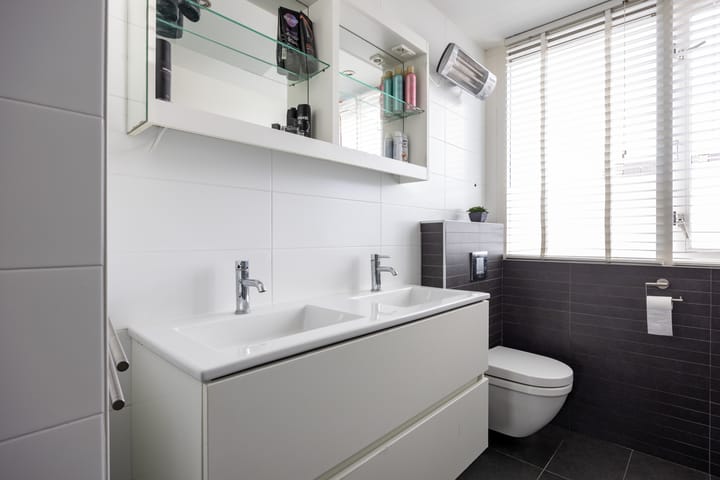 Photo 42 of Merel 15