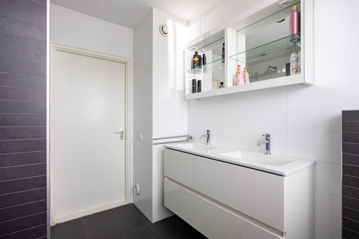 Photo 45 of Merel 15