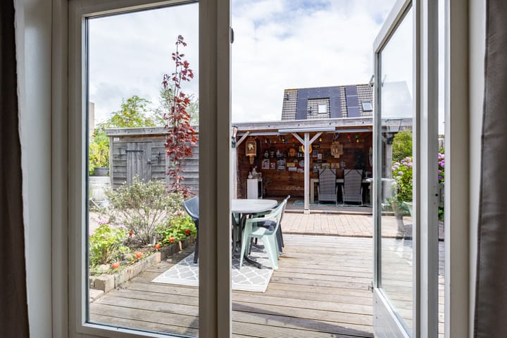 Photo 47 of Merel 15