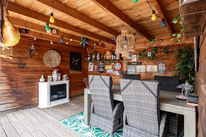 Photo 54 of Merel 15