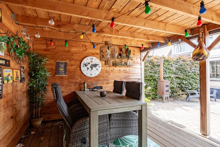 Photo 55 of Merel 15