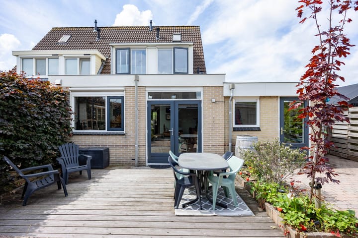 Photo 57 of Merel 15