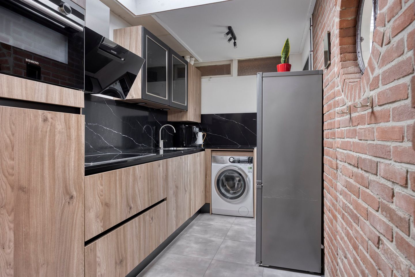 Foto 10 van Leeghwaterstraat 39