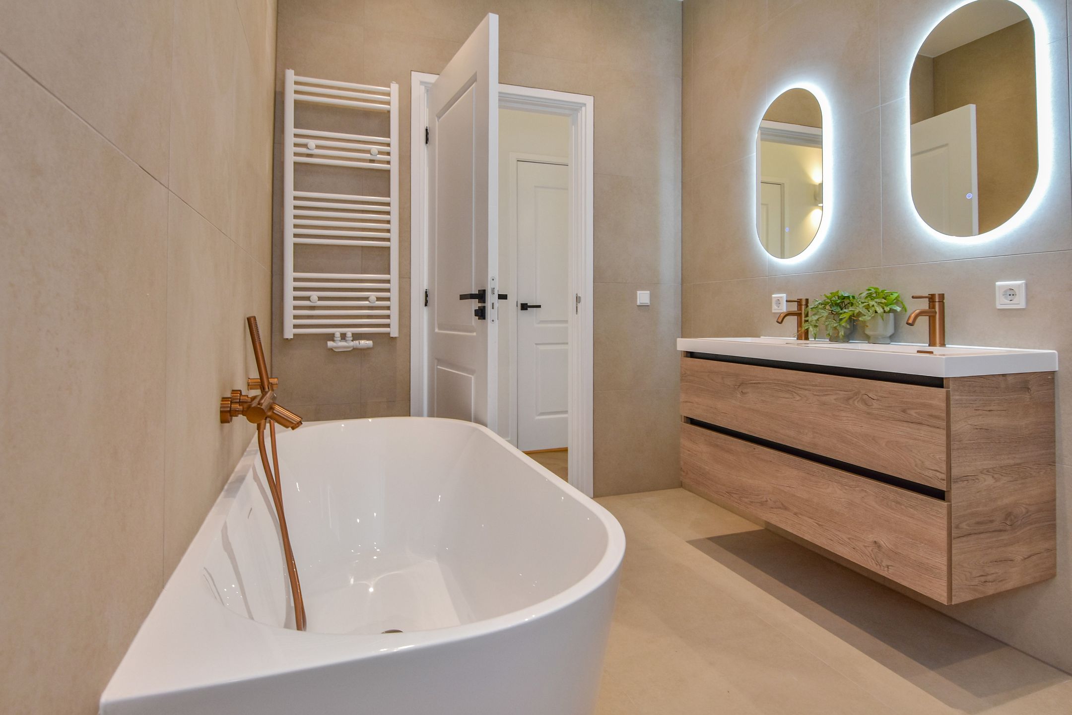 Photo 27 of Oranjelust 4