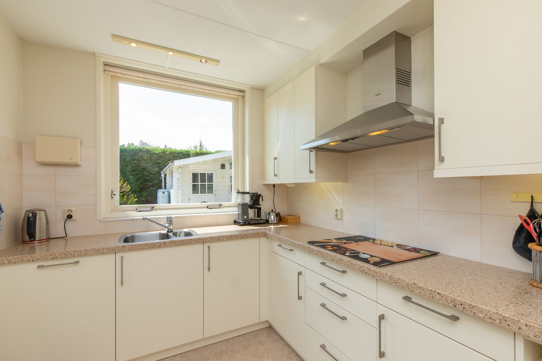 Foto 12 van H. Roland Holstlaan 56