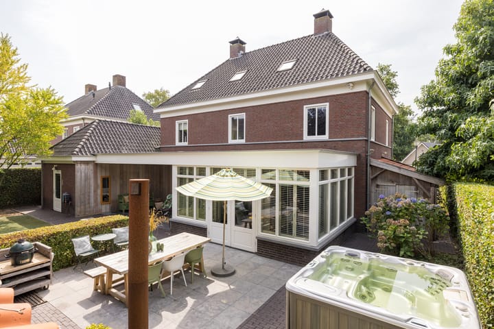 Foto 42 van Brand 16