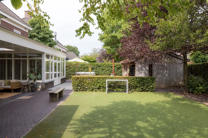 Foto 48 van Brand 16