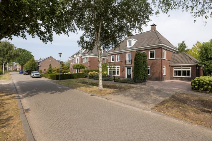 Foto 53 van Brand 16