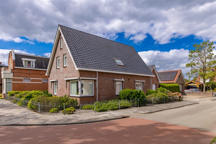 Photo 4 of Hoofdstraat 84