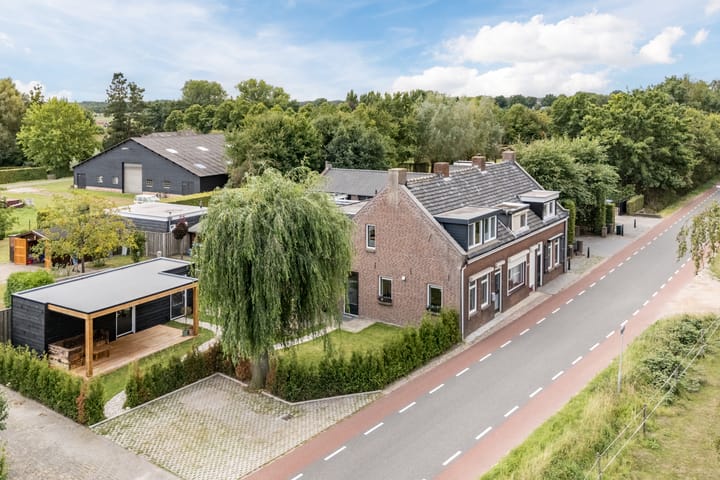 Onze Lieve Vrouwestraat 220