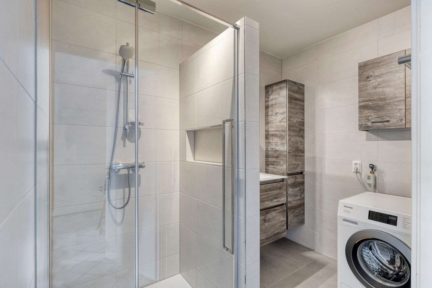 Photo 14 of Frederik van Eedenplaats 269