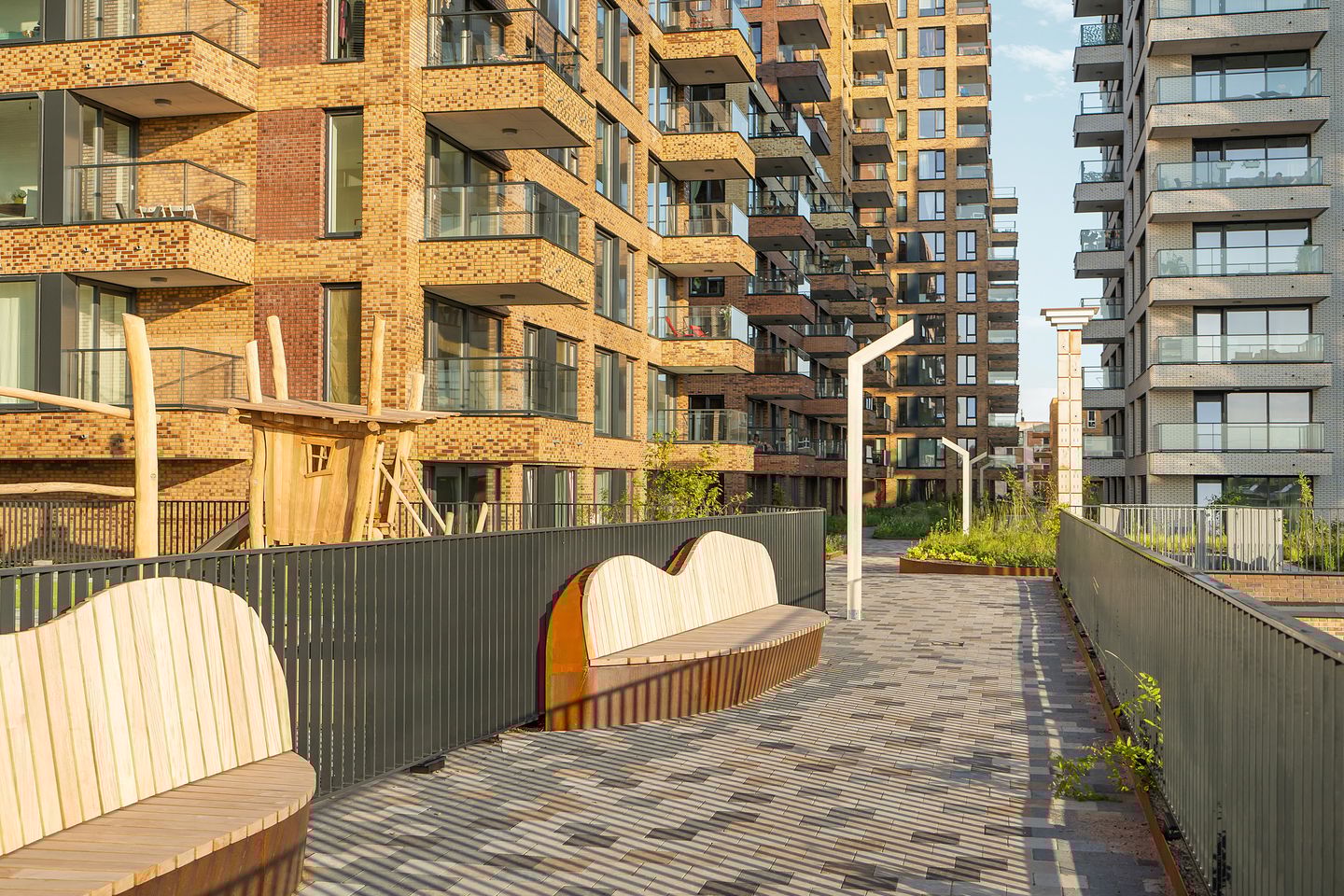 Foto 29 van Mahoniehout 443