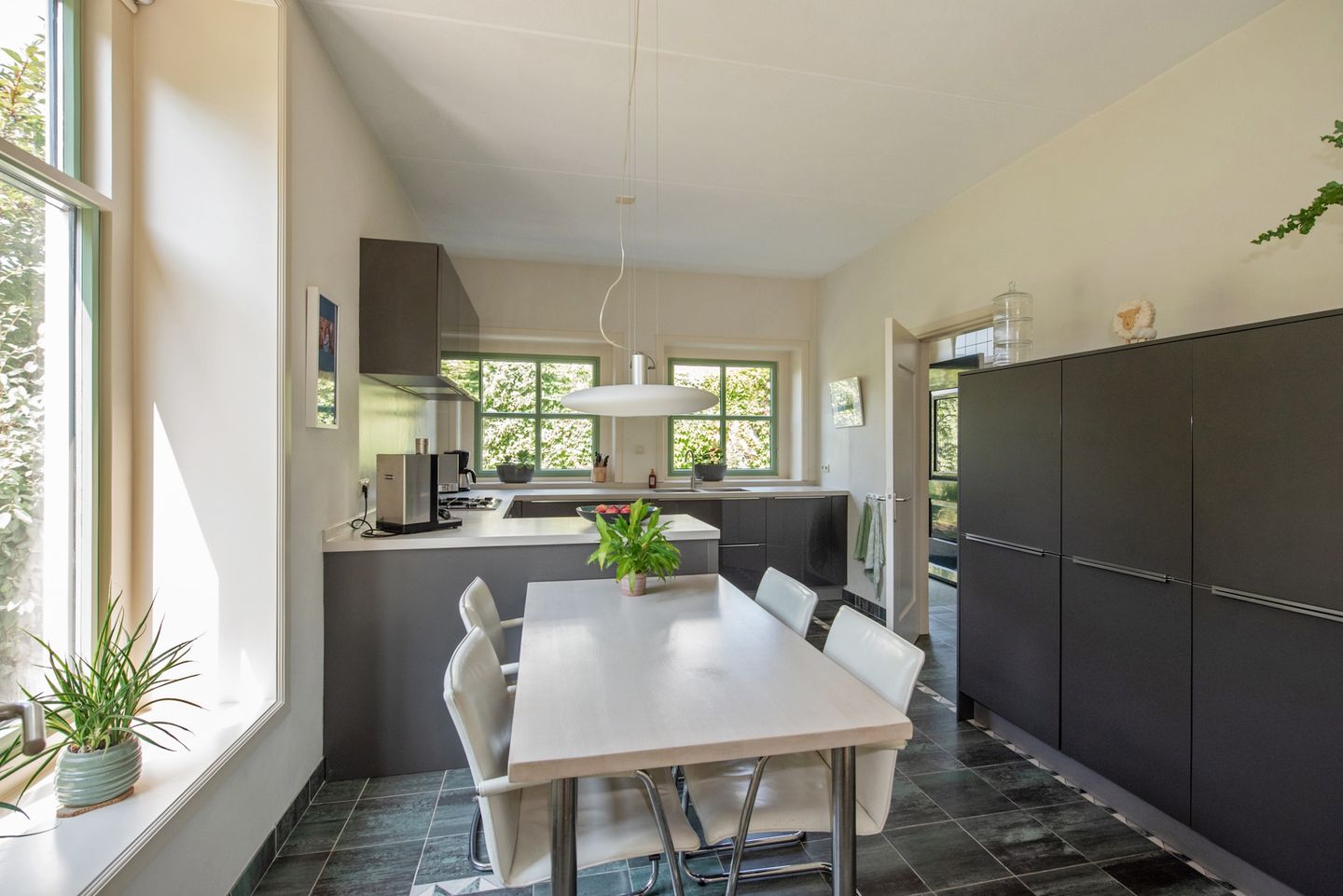 Photo 19 of Westvlietweg 129