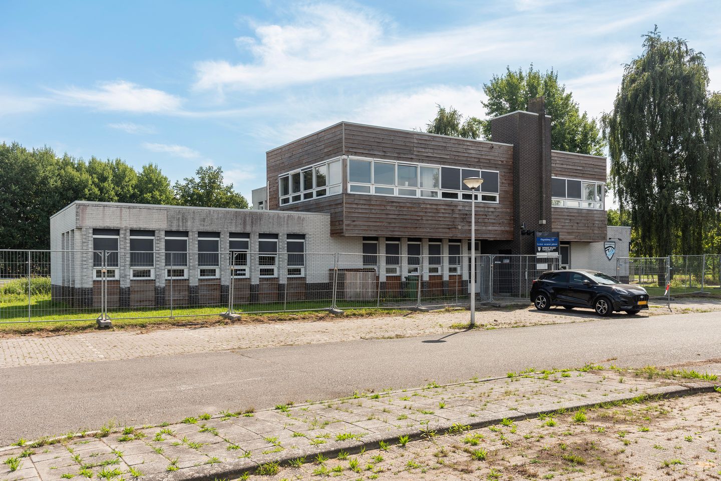 Bekijk foto 2 van Vliegveldweg 337