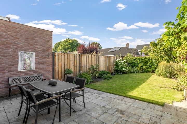 Foto 12 van Benedictastraat 2