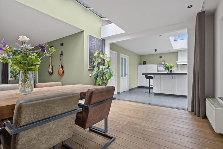 Photo 12 of Mgr.Bekkersstraat 4