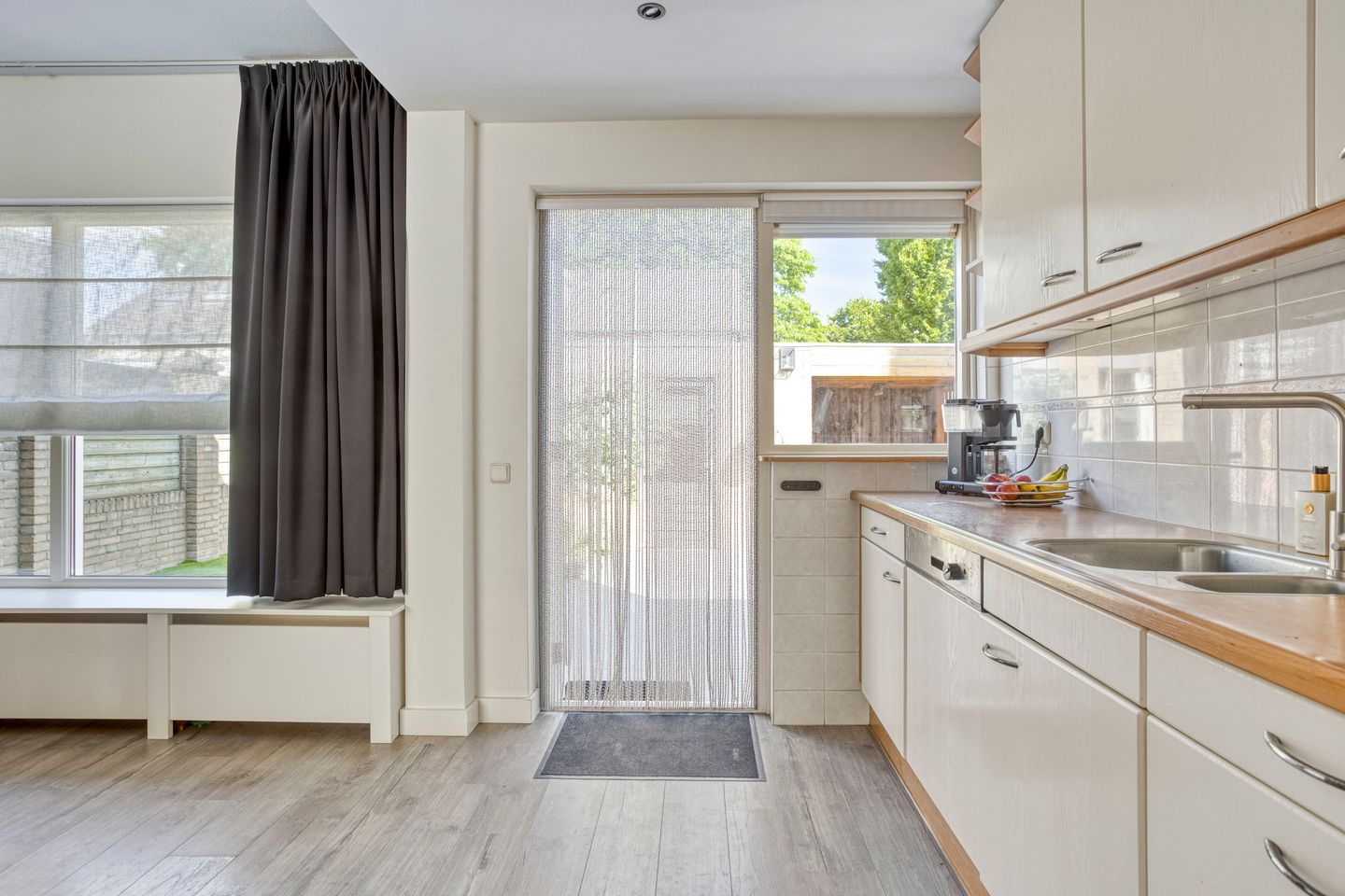 Photo 10 of Leliestraat 29