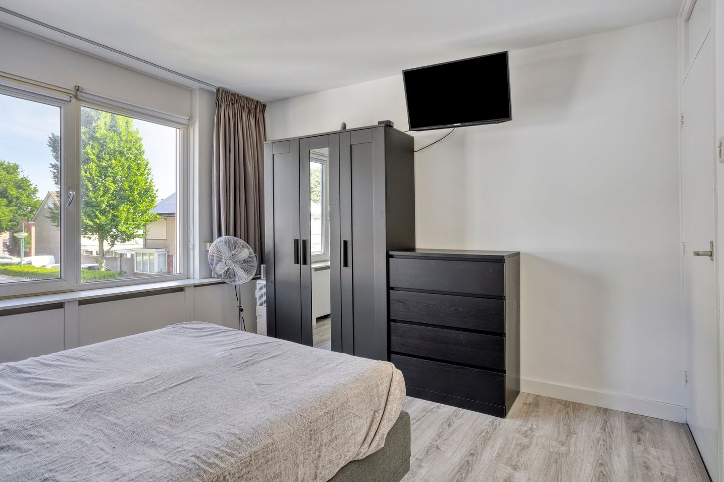 Photo 14 of Leliestraat 29