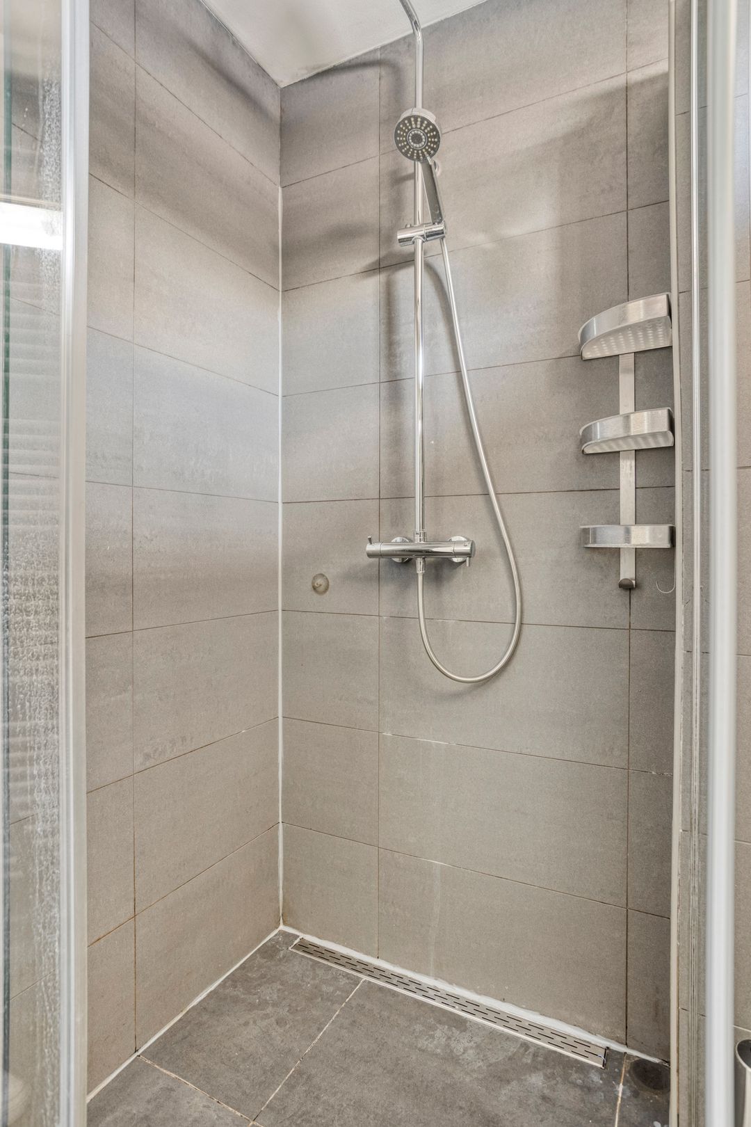 Photo 16 of Leliestraat 29