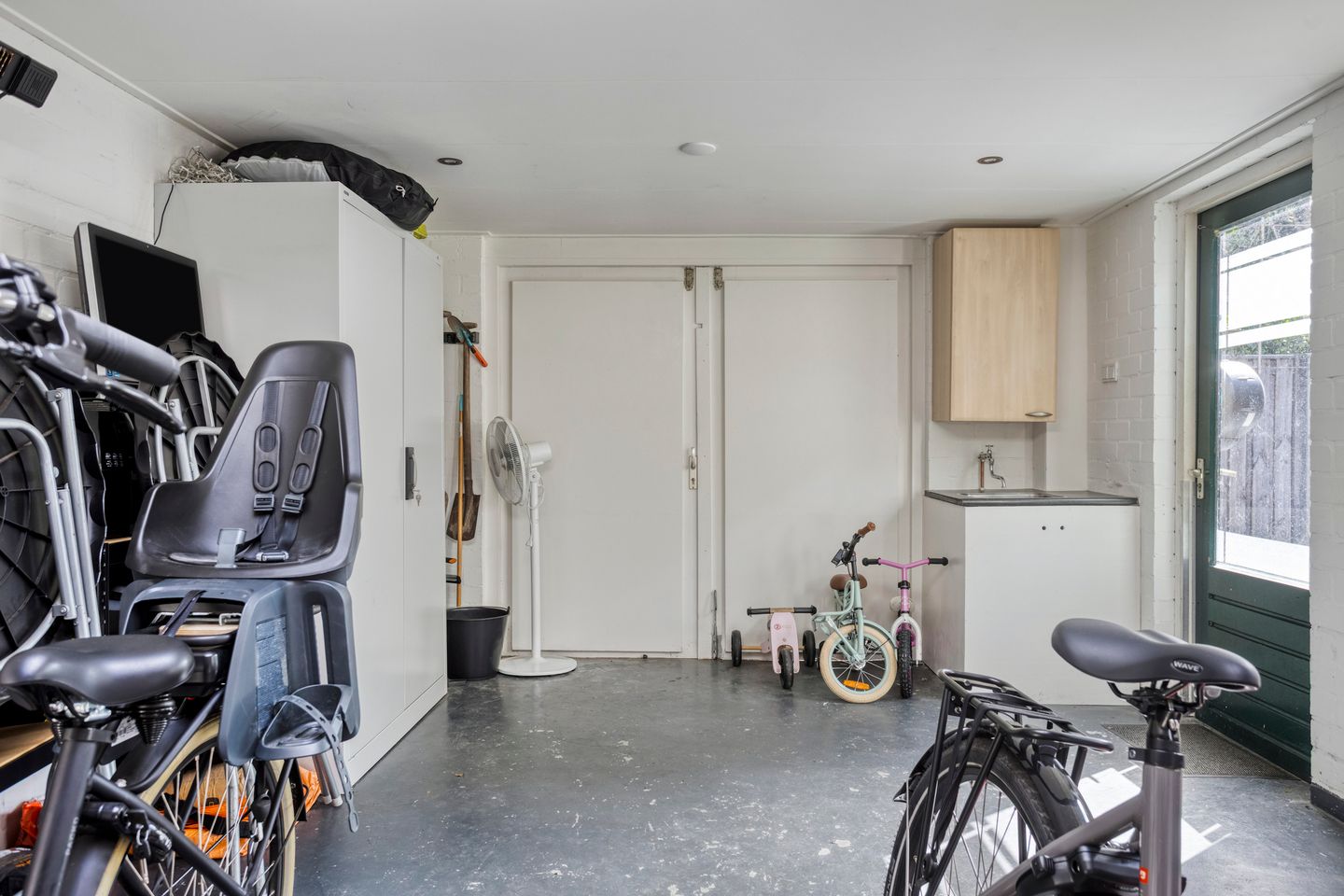 Photo 34 of Leliestraat 29