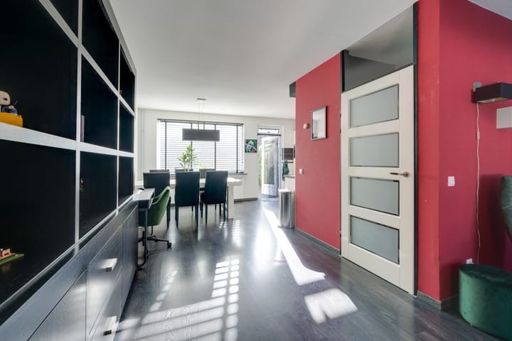 Foto 2 van Boterbloem 1-C