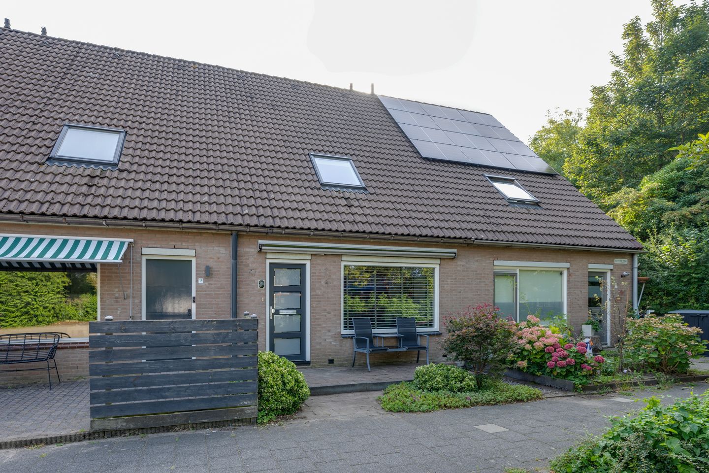 Foto 5 van Boterbloem 1-C