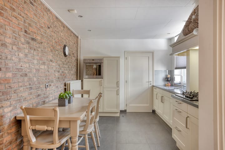 Photo 16 of Laurentiusstraat 13