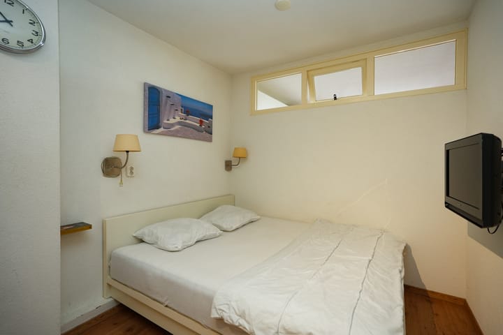 Foto 19 van Burg. Hustinxstraat 222