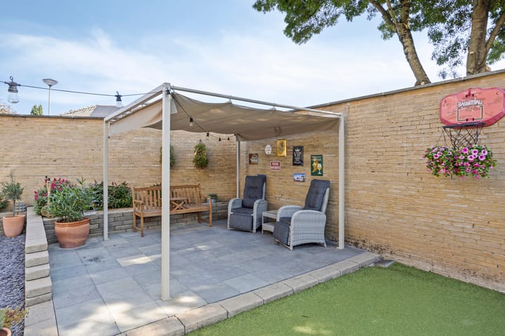 Foto 22 van Aronskelk 50