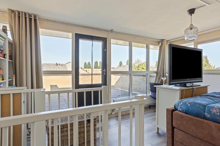 Foto 29 van Aronskelk 50