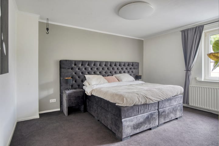 Foto 4 van Van der Duyn van Maasdamstraat 4