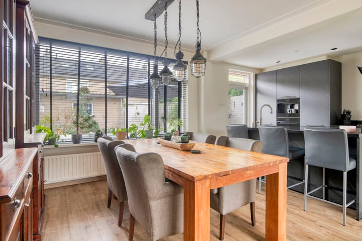 Foto 14 van Van der Duyn van Maasdamstraat 4