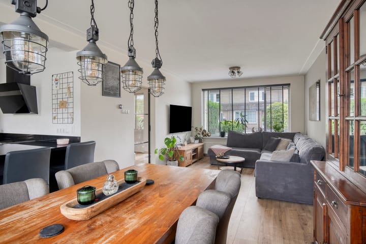 Foto 15 van Van der Duyn van Maasdamstraat 4