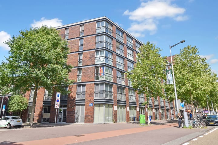 Photo 2 of Pieter Oosterhuisstraat 75