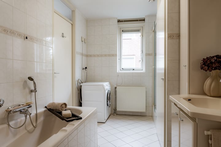 Photo 29 of Ensahlaan 44