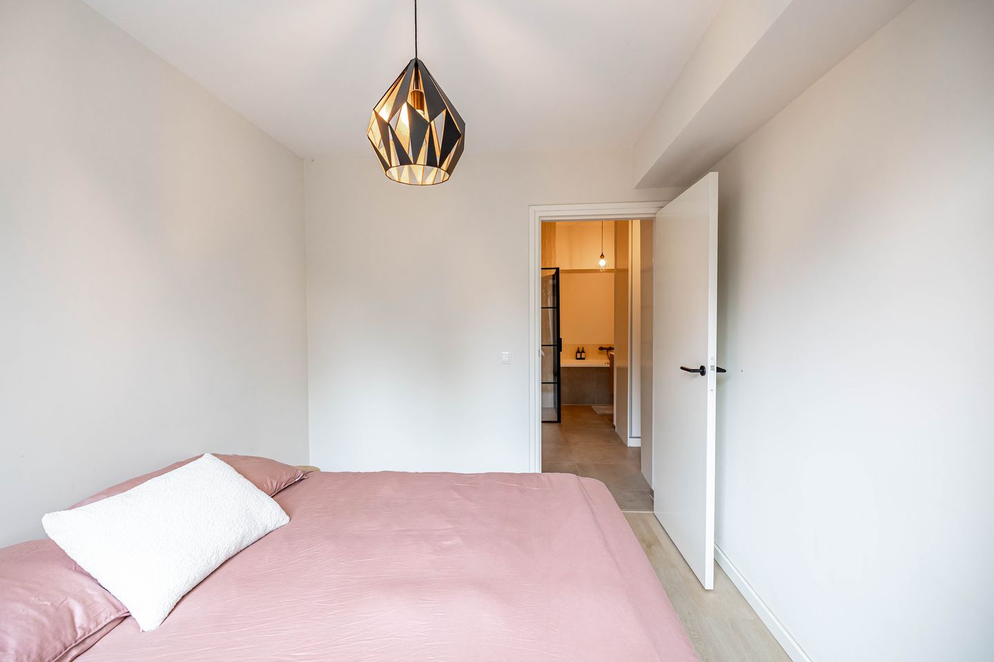 Photo 20 of Ambonstraat 16